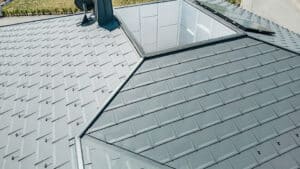 csm_PREFA_DE_Illmenau_EFH_Dachplatte-R16_PREFALZ_Ablaufrohr_Haengerinne_Dunkelgrau__10__e965af4196